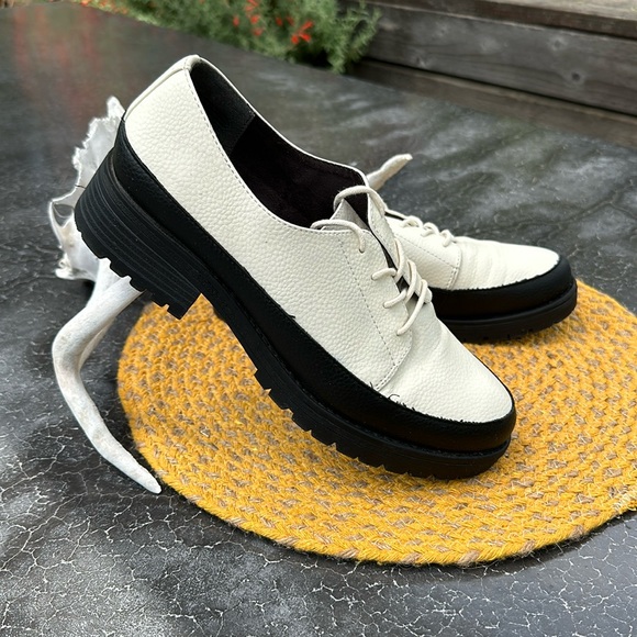 Two-Tone Style, sz 9 - Picture 2 of 8